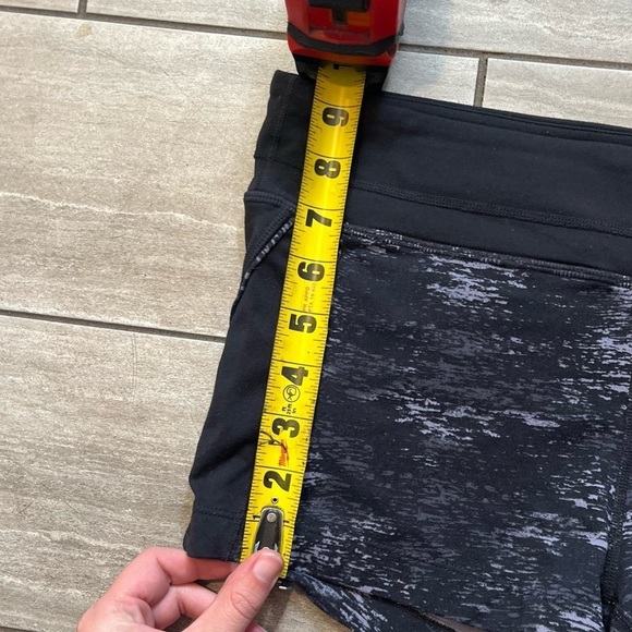 Athleta 2.5” Spandex Compression Shorts BLACK & HEATHER GRAY MEDIUM - Picture 4 of 6